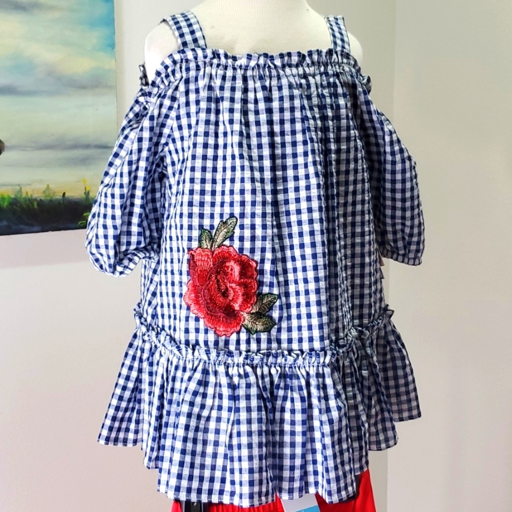 Pastourelle by Pippa & Julie navy and white checkered top with red tight Capri🥰